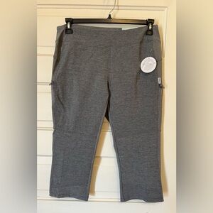 NWT MAGELLAN OUTDOORS TRAIL TREK HYBRID CAPRI